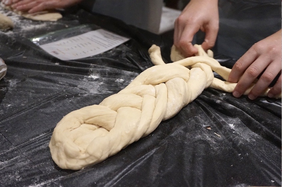 AishLIT Monthly Challah Bake, october, 2017 - 4